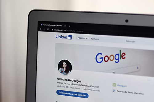 sử dụng linkedin